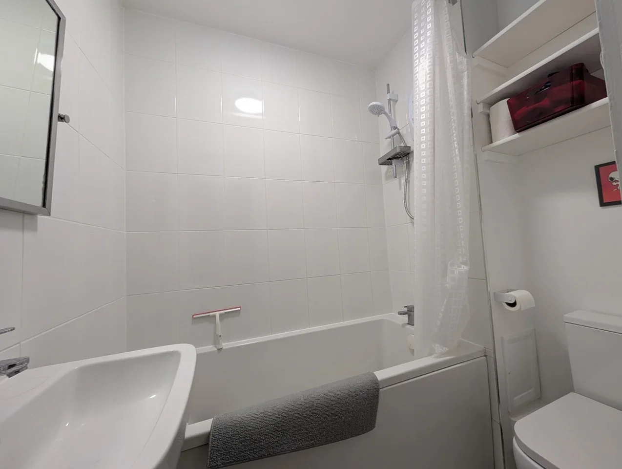 Flat Ainsley Street in Greater London