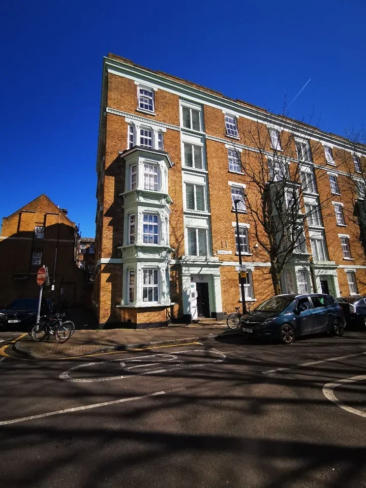 Flat Ainsley Street in Greater London