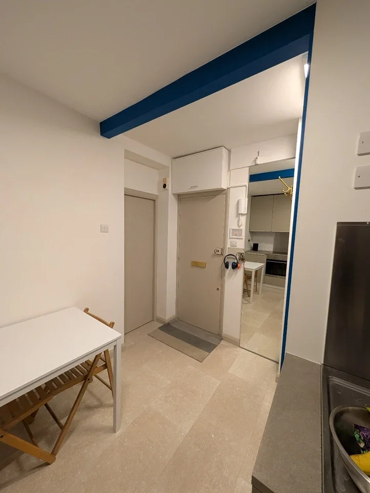 Flat Ainsley Street in Greater London