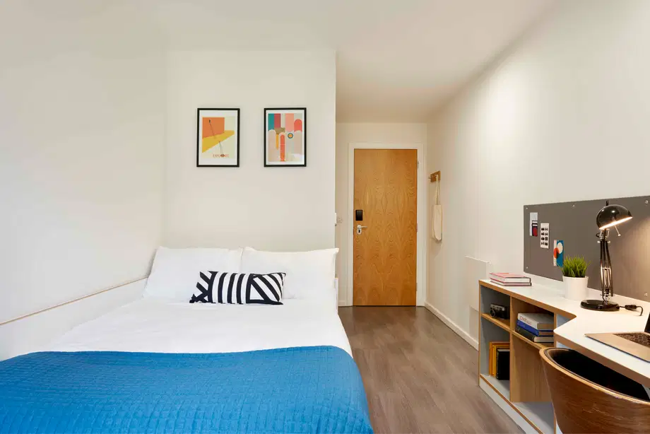 Room Belle Vue Road in Leeds