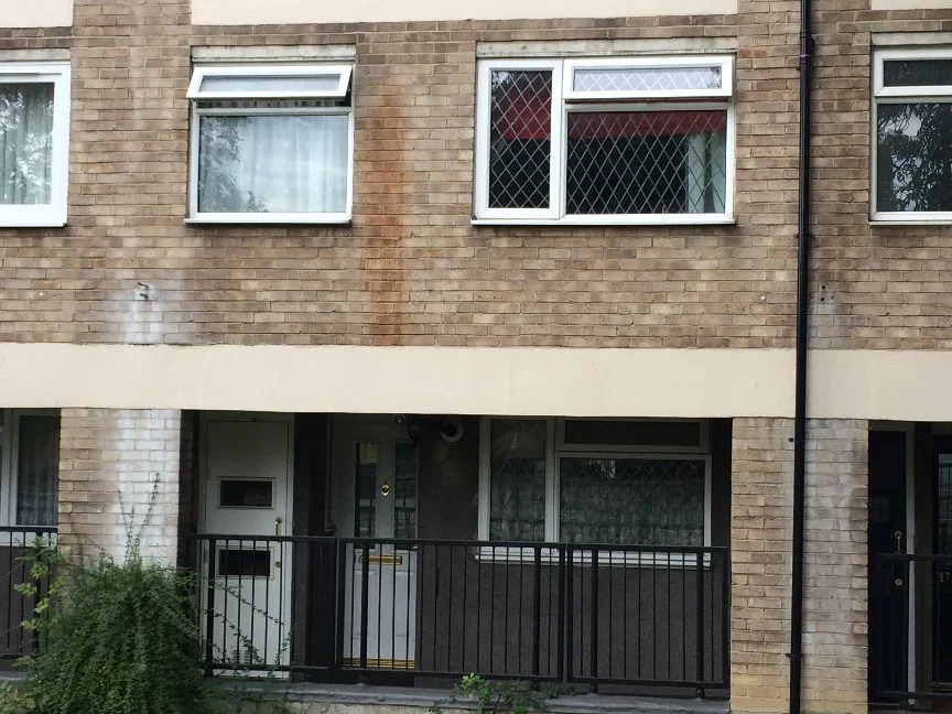 Flat Chase Road in Greater London