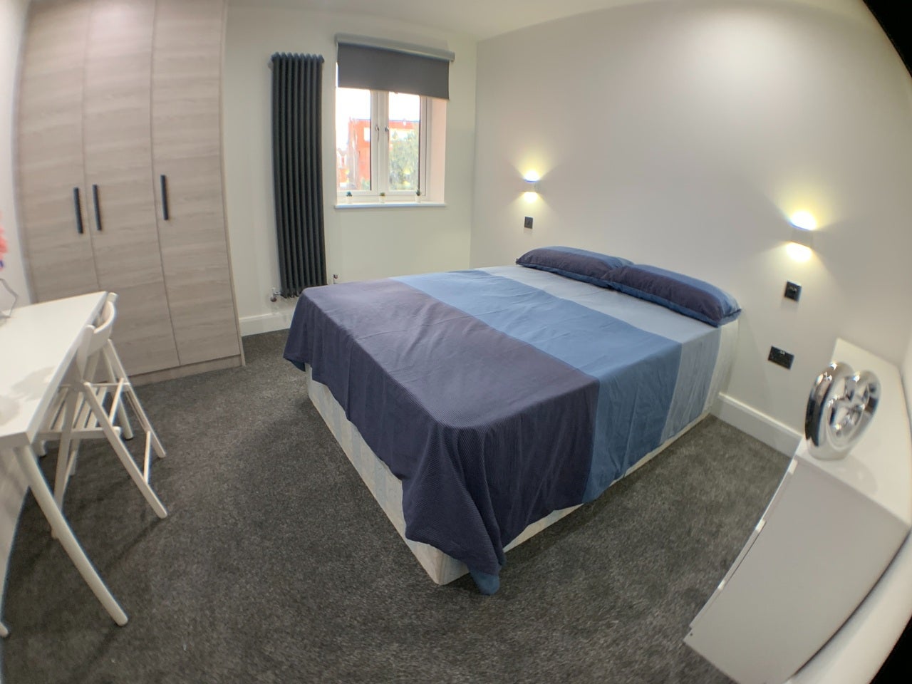 Room Chambers Lane in Greater London