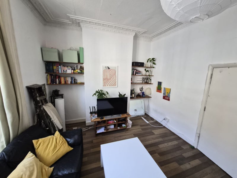 Room Mulkern Road in Greater London