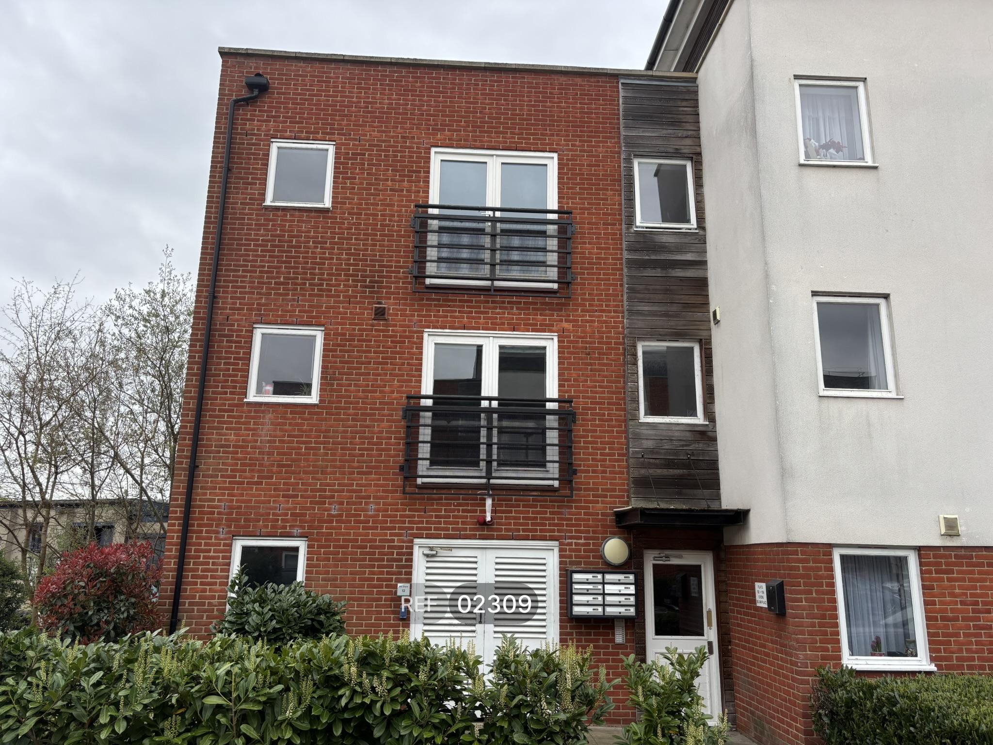 Flat Siloam Place in Ipswich