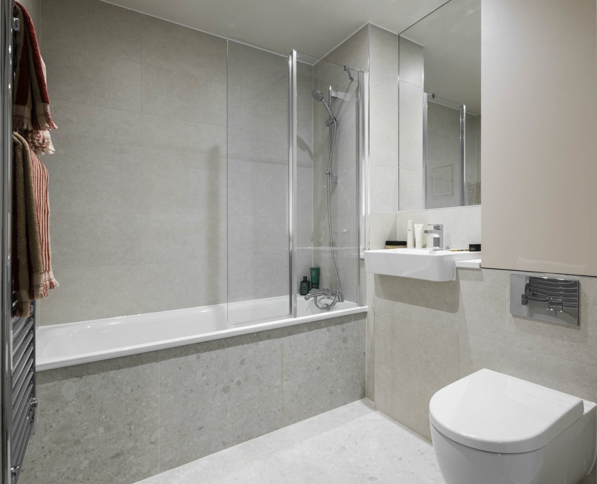 Flat Clayton Road in Greater London