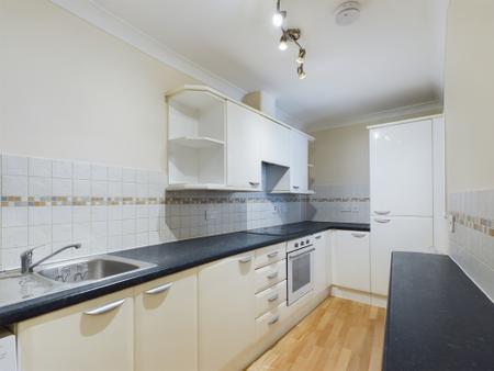 Flat Alençon Link in Basingstoke and Deane