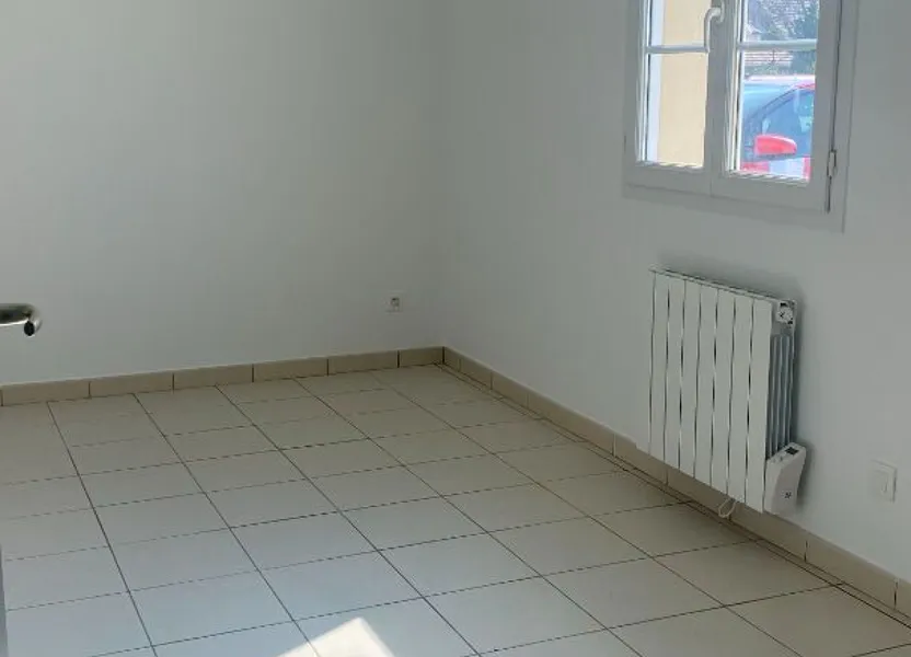 Flat Place du Général de Gaulle in Maignelay-Montigny
