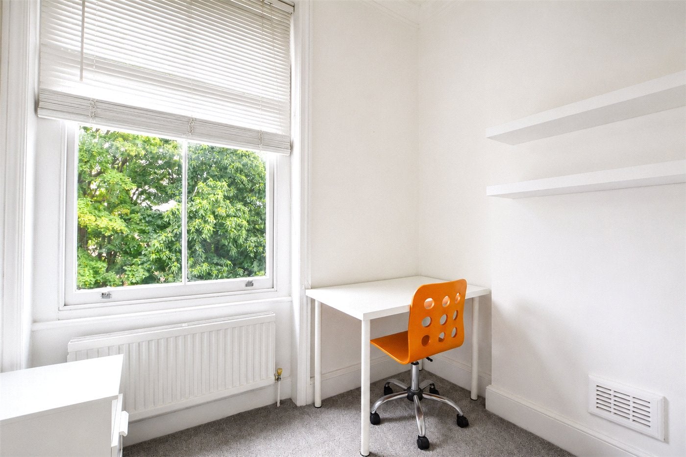 Flat Glenton Road in Greater London
