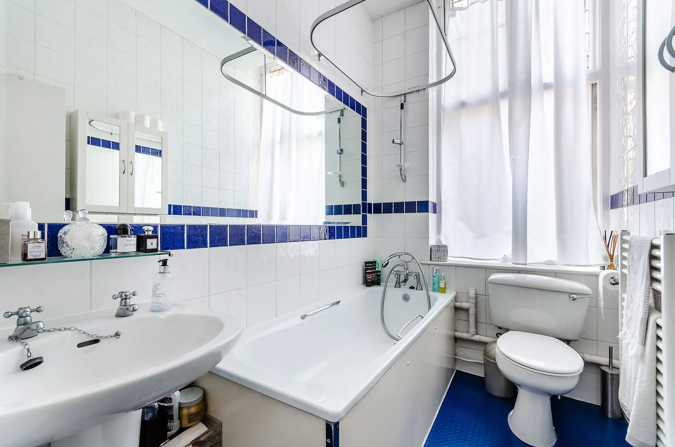 Flat Collingham Gardens in Greater London