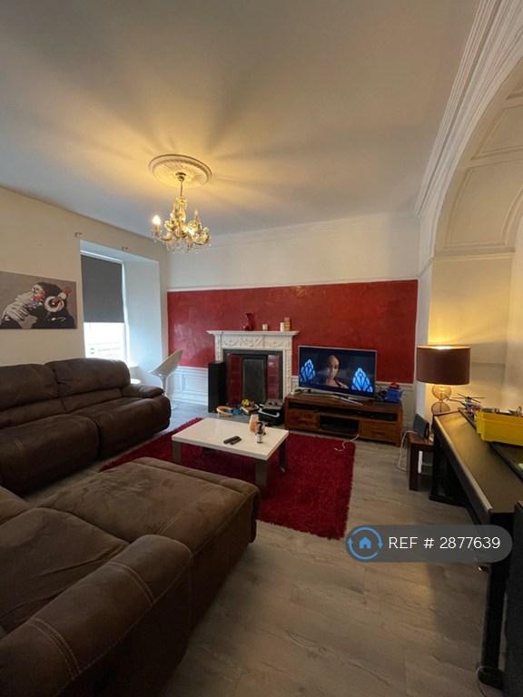 Room Chalmers Street in Dunfermline