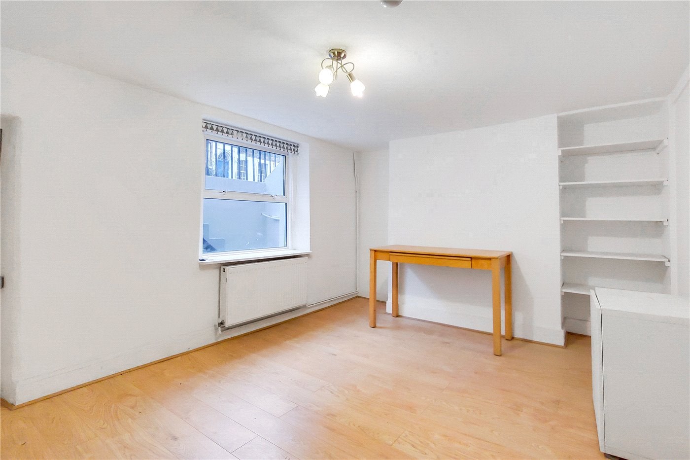 Flat New Road in Greater London