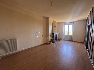 Flat Rue Rouget de Lisle in Fleury-les-Aubrais