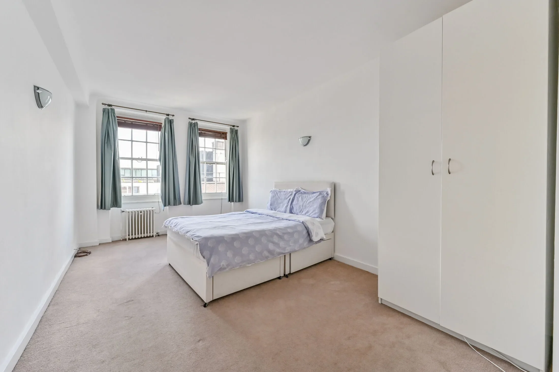 Flat Portman Square in City of Westminster