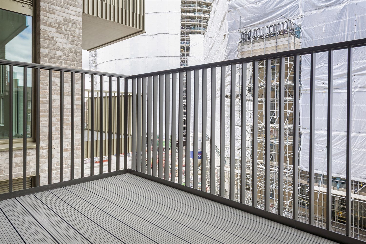 Flat Gasholder Place in Greater London