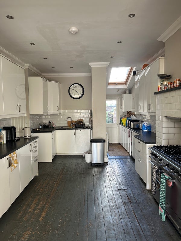 Room Lansdown Road in Bristol