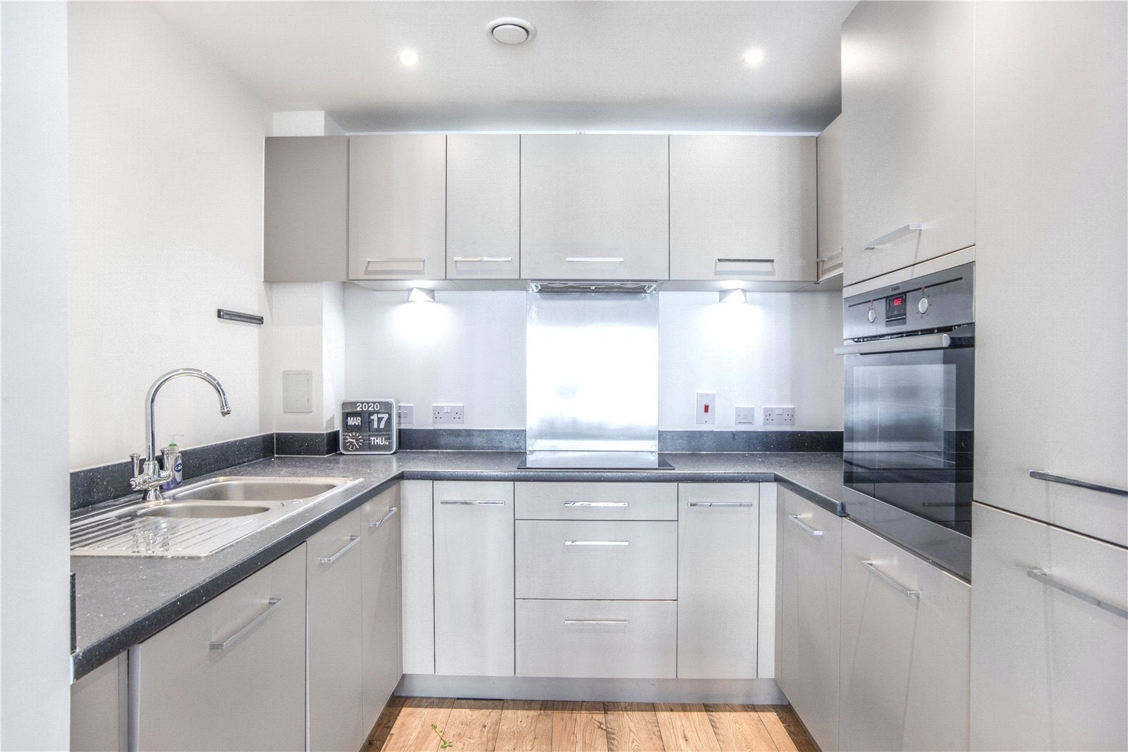 Flat Atkins Square in Greater London