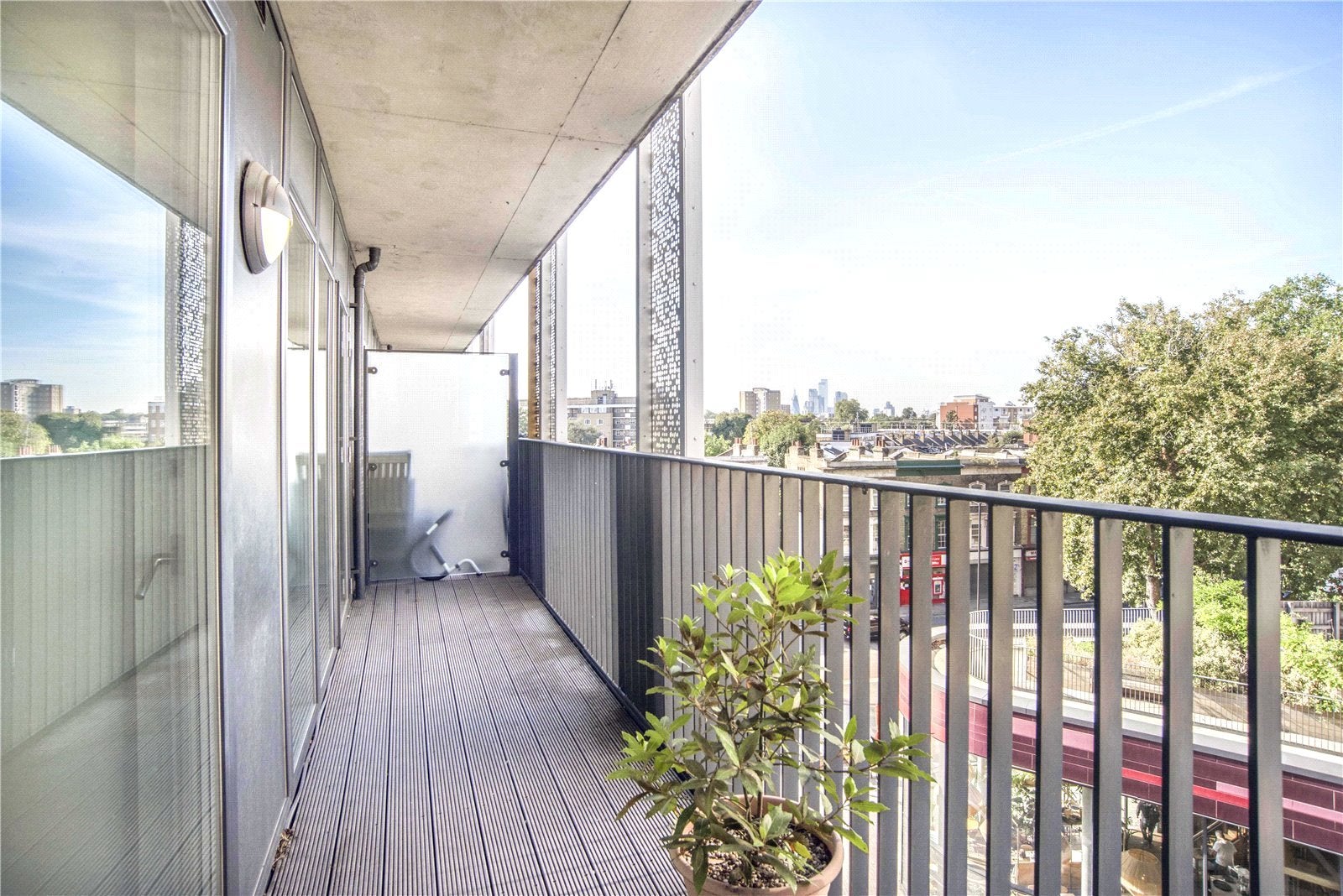 Flat Atkins Square in Greater London