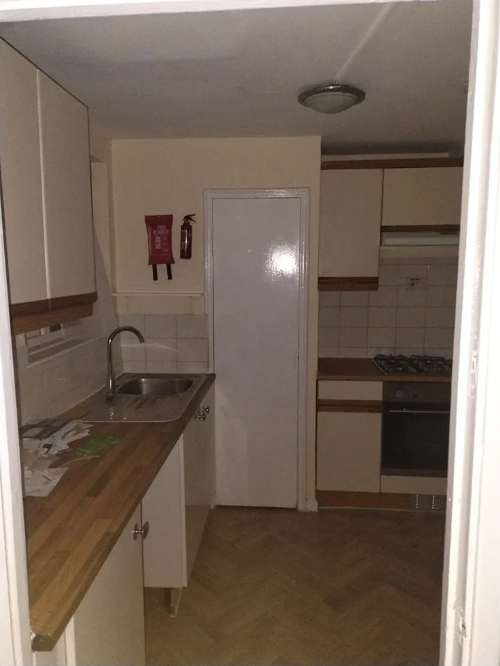 Flat Rose Lane in Greater London