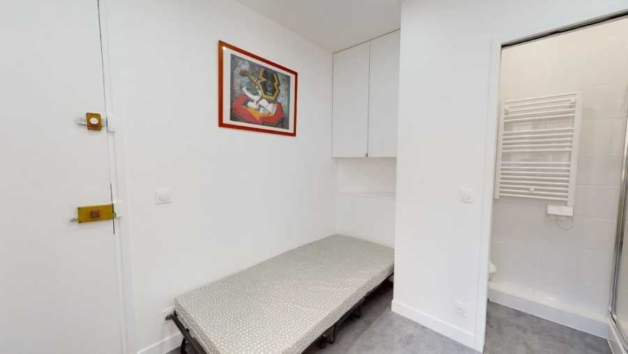 Chambre Rue de Chazelles à Paris