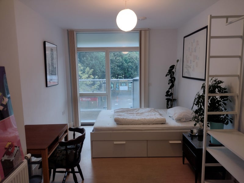 Room Pomfret Place in Greater London