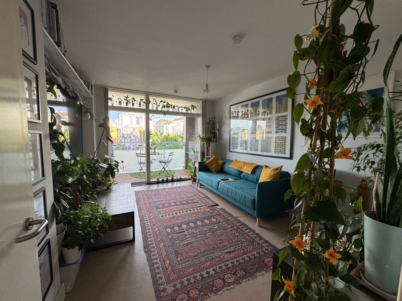 Room Pomfret Place in Greater London