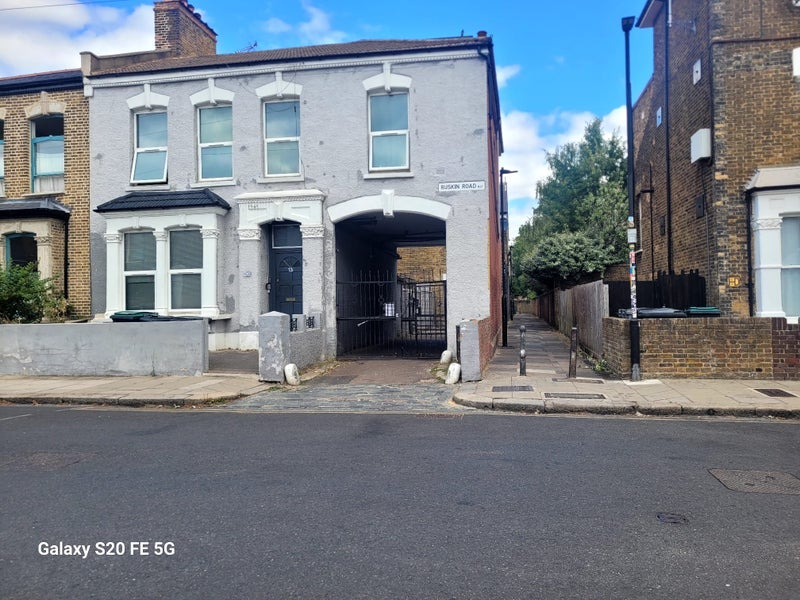 Room Harpers Yard in Greater London