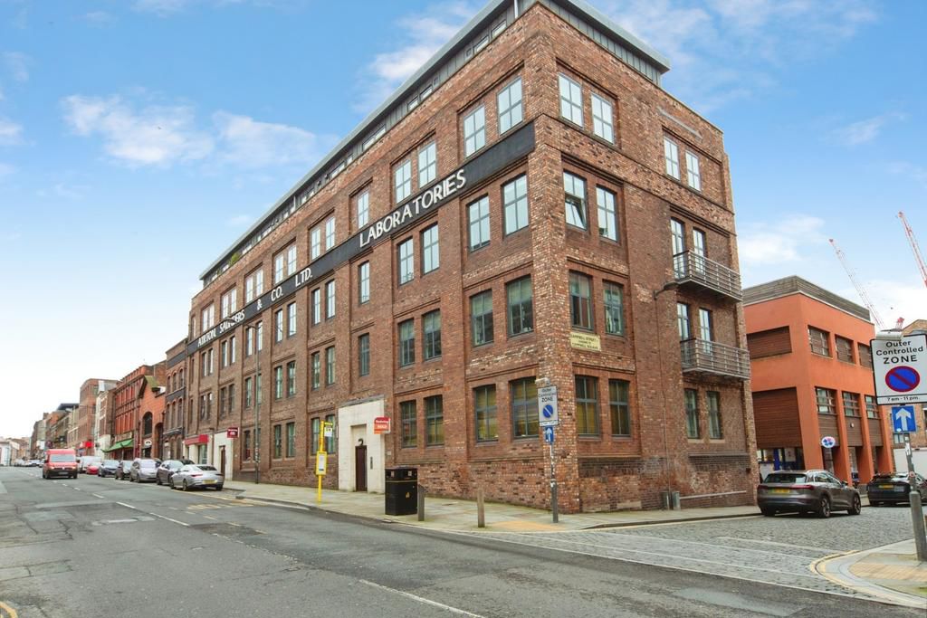 Flat Campbell Street in Liverpool