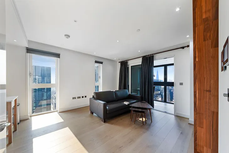 Flat New Drum Street in Greater London