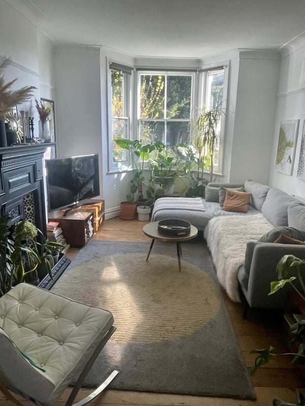 Room Mount Ash Road in Greater London
