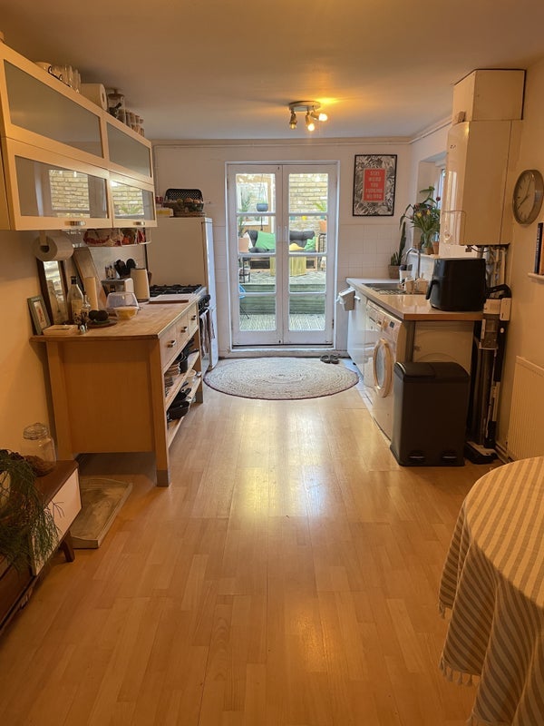 Room Mount Ash Road in Greater London