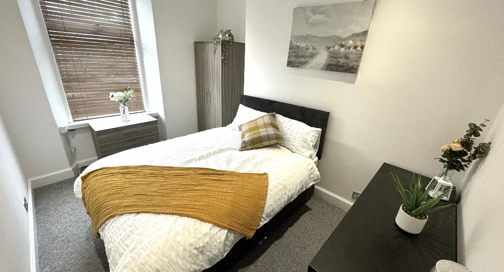 Flat Hollybank Place in Aberdeen City