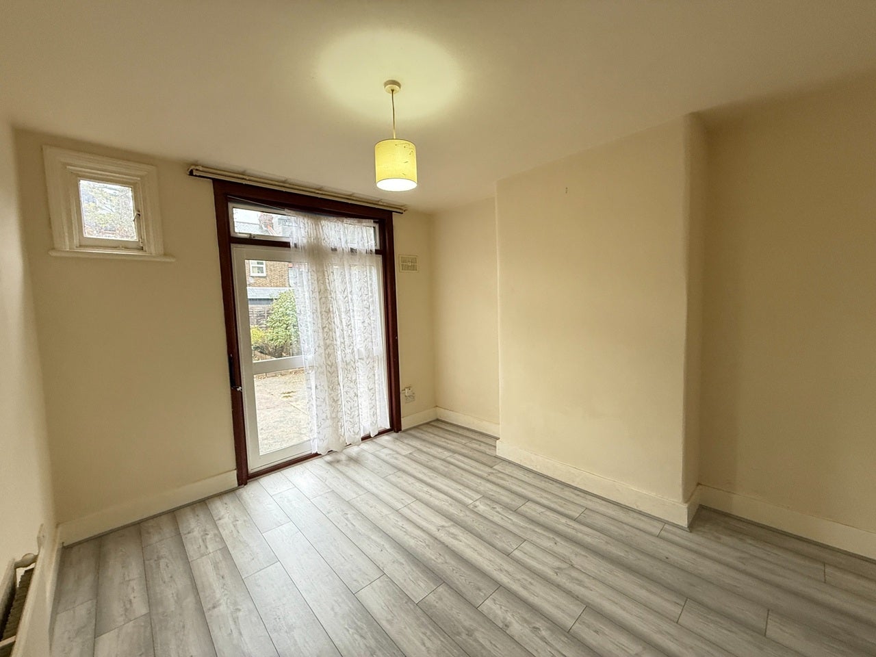 House Mostyn Avenue in Greater London