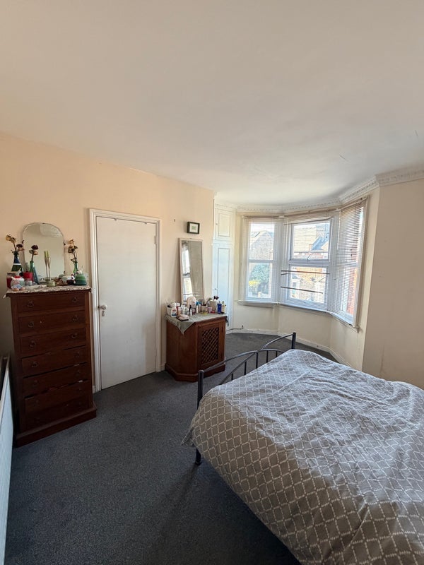 Room Dorien Road in Greater London
