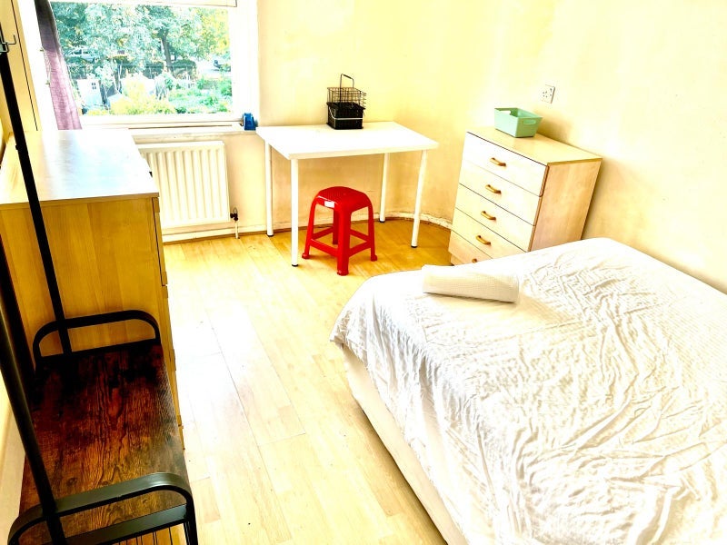 Room Tyers Street in Greater London