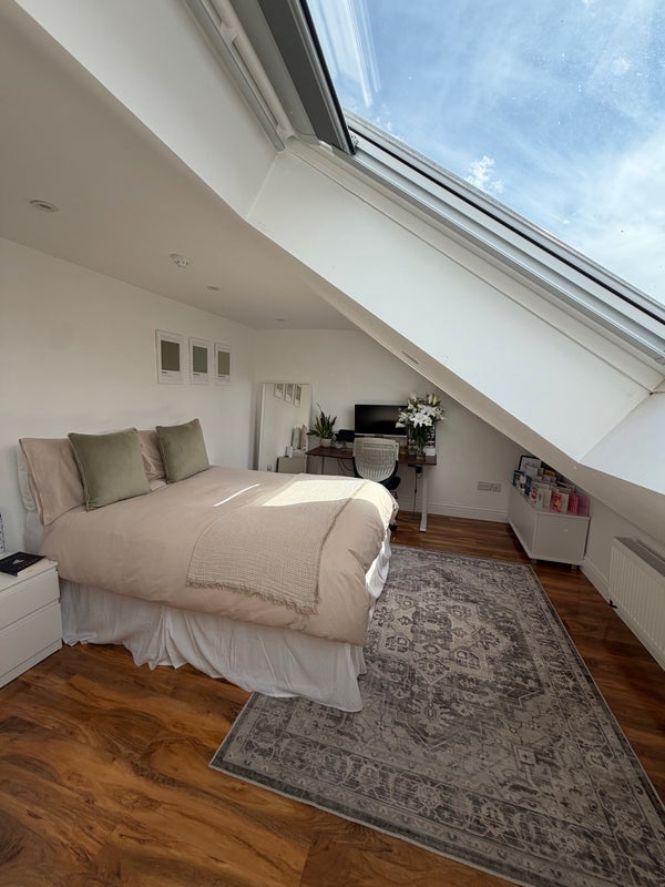 Room Beverstone Road in Greater London