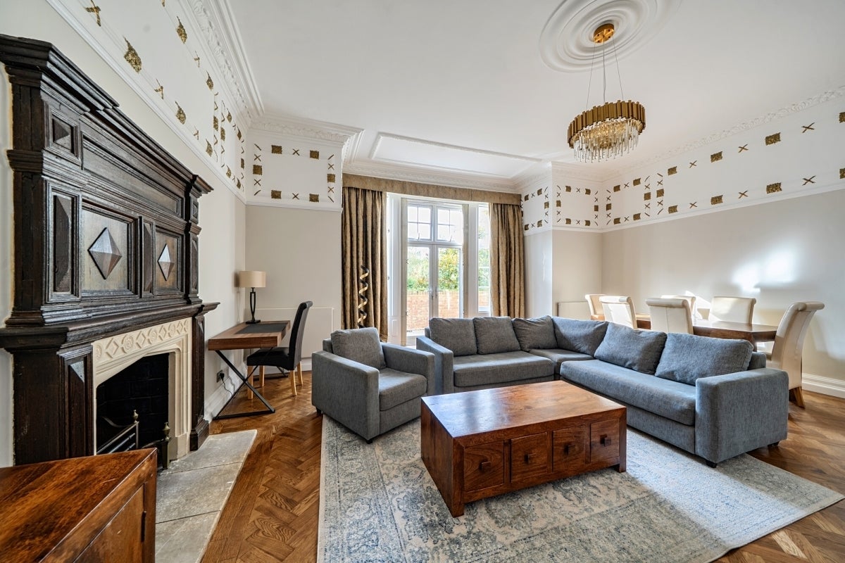 Flat Redington Road in Greater London