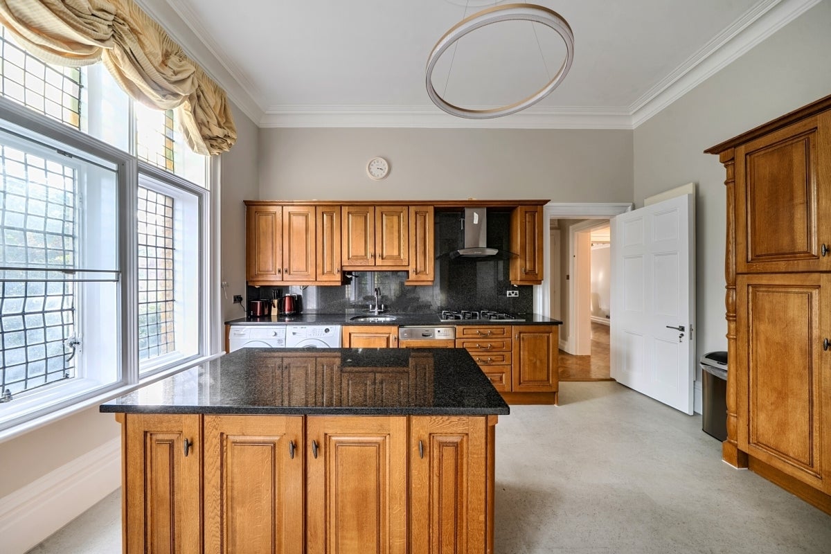 Flat Redington Road in Greater London
