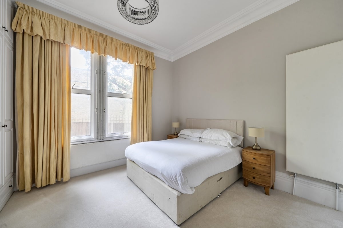 Flat Redington Road in Greater London