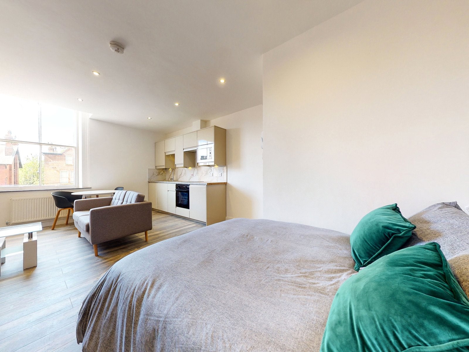 Flat Hyde Terrace in Leeds