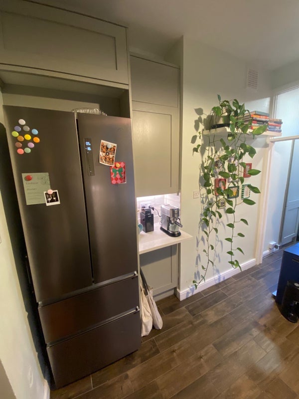 Room Hailsham Avenue in Greater London