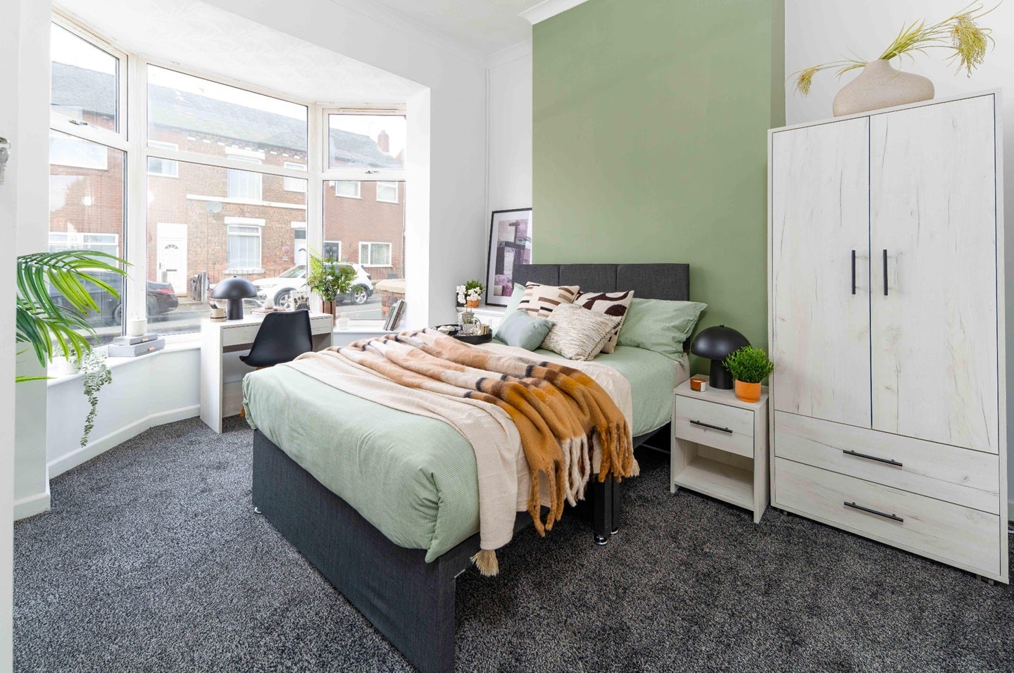Room Ince Green Lane in Hindley