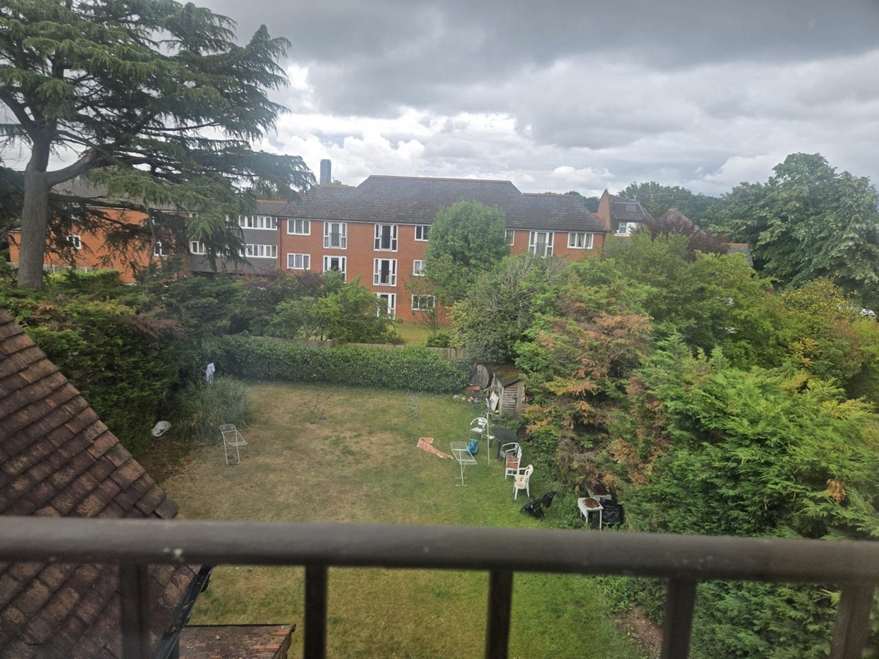 Flat Hanger Lane in Greater London