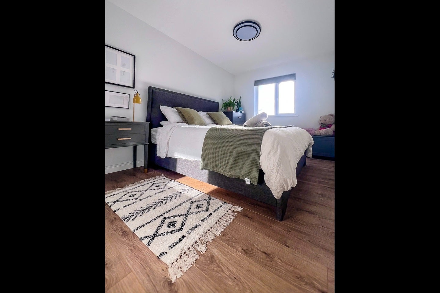 Flat Longfield Drive in Greater London
