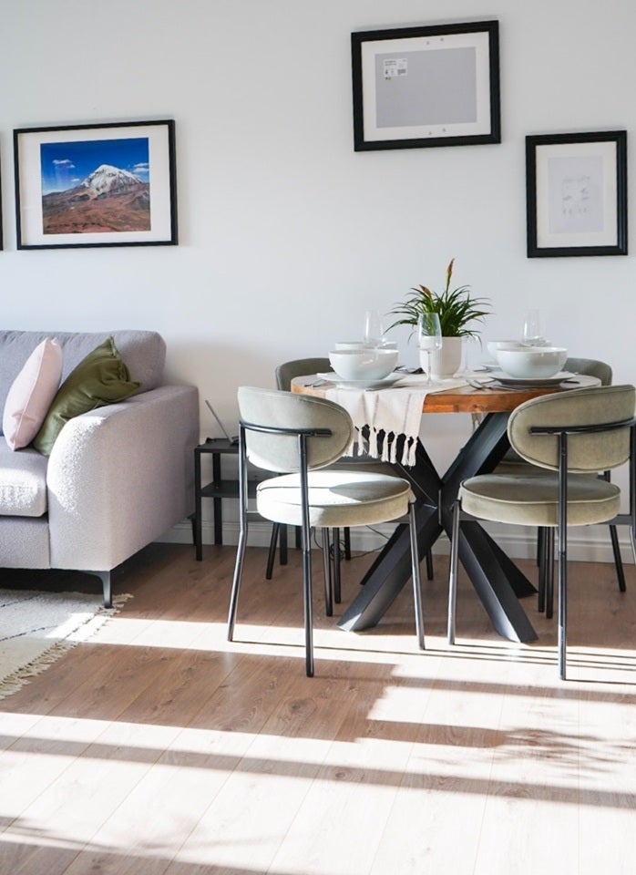 Flat Longfield Drive in Greater London