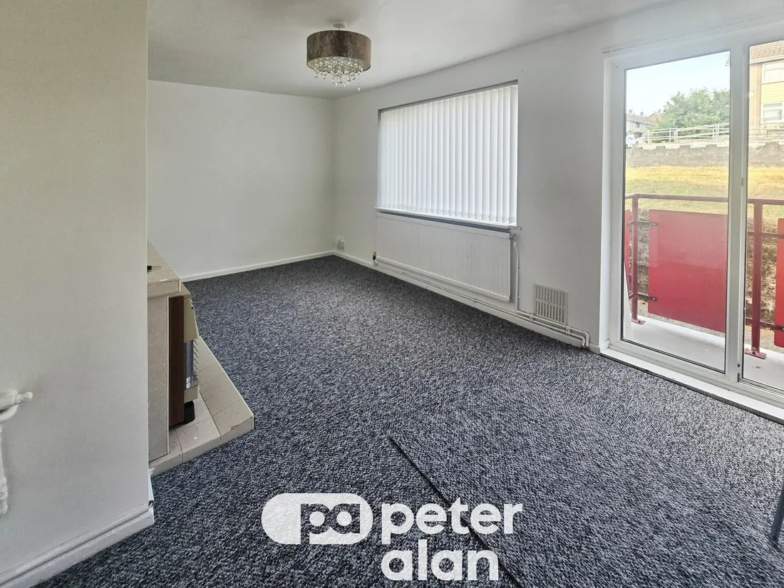 Flat Brondeg Crescent in Swansea