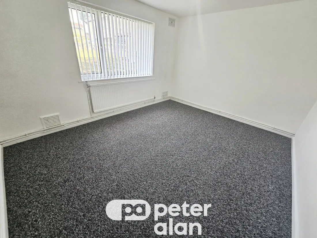 Flat Brondeg Crescent in Swansea