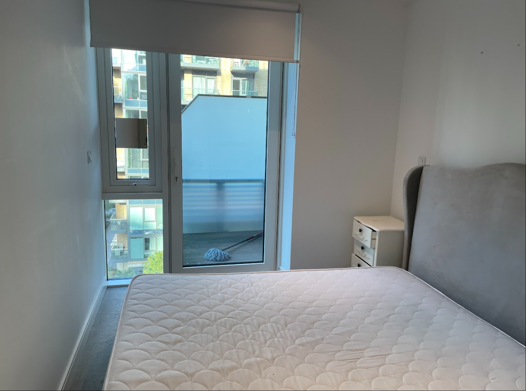 Flat Juniper Drive in Greater London