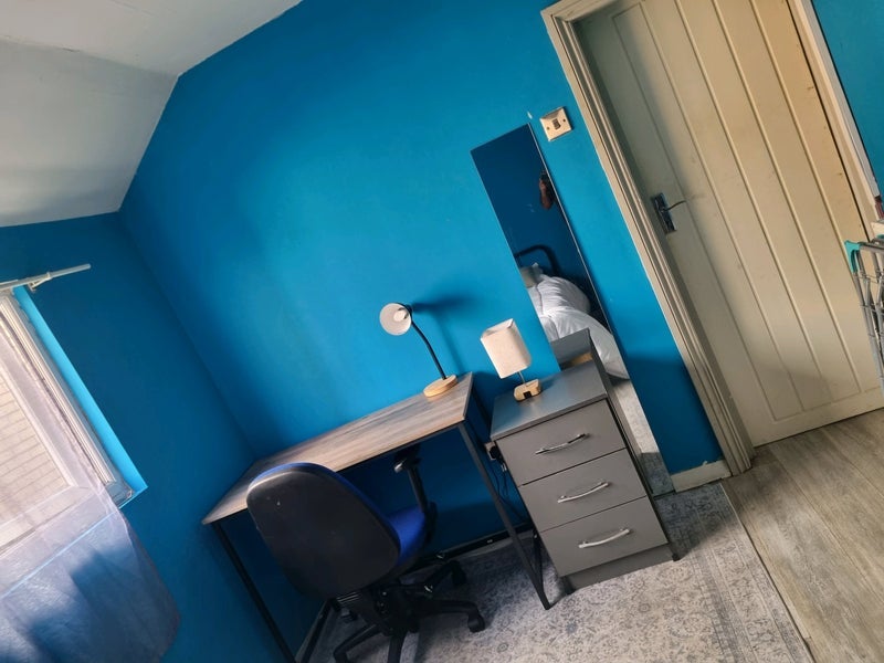 Room Cowbridge Road East in Cardiff