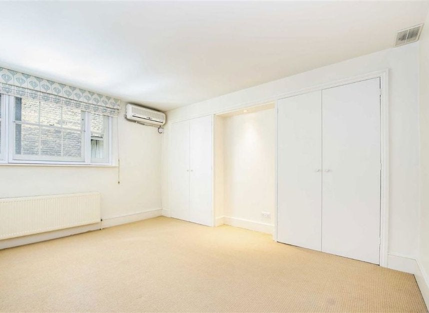 House Dove Mews in Greater London