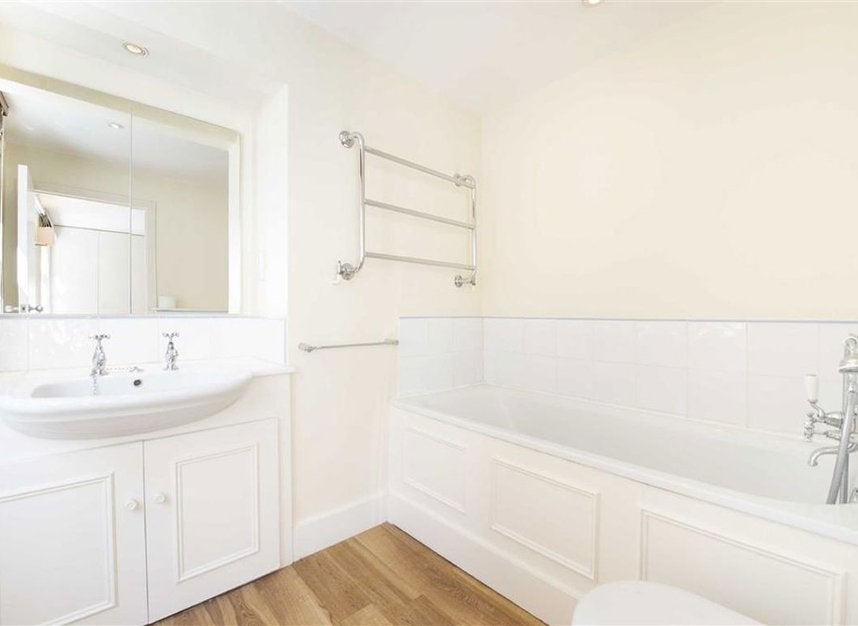 House Dove Mews in Greater London